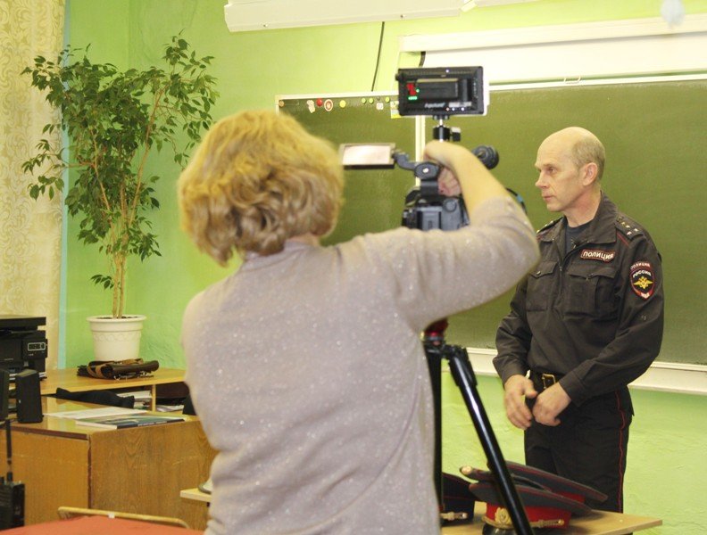 В Лысьве участковый Анатолий Тетюев познакомил журналиста с особенностями своей службы